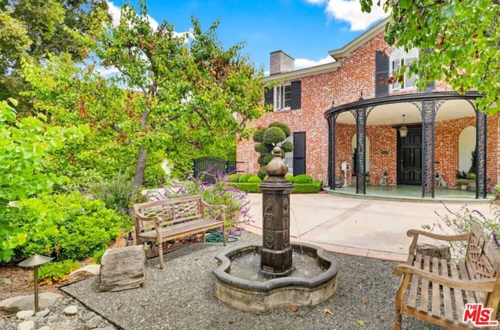 516 S Rimpau Boulevard, Los Angeles, California 90020