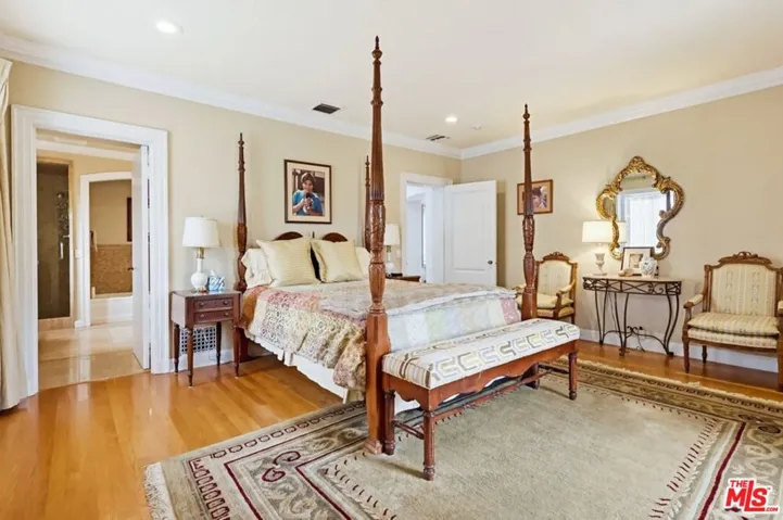 516 S Rimpau Boulevard, Los Angeles, California 90020