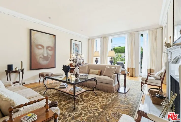 516 S Rimpau Boulevard, Los Angeles, California 90020