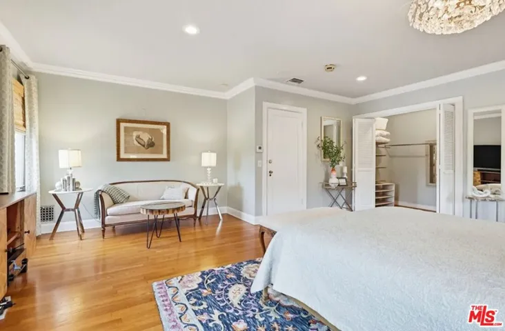 516 S Rimpau Boulevard, Los Angeles, California 90020