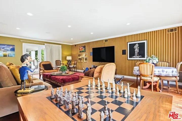 516 S Rimpau Boulevard, Los Angeles, California 90020