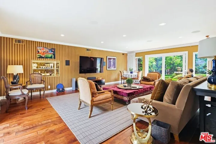 Media/2nd Fam Room