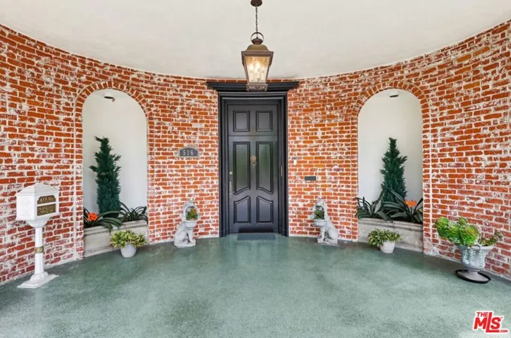 516 S Rimpau Boulevard, Los Angeles, California 90020