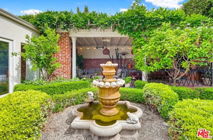 516 S Rimpau Boulevard, Los Angeles, California 90020