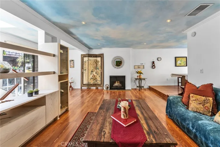 Living room firplace