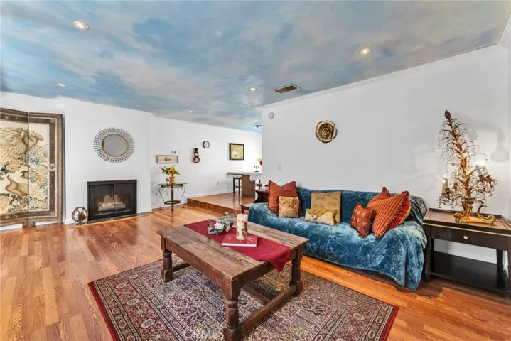 Spacious living room