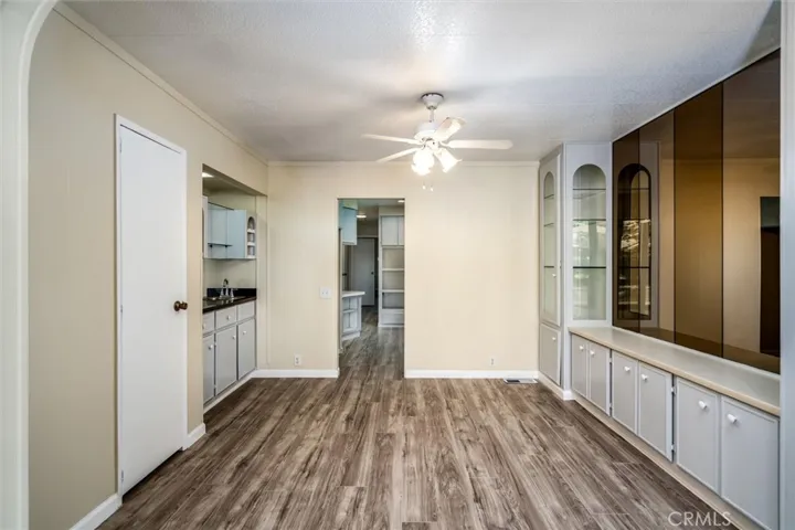 THE DINING ROOM