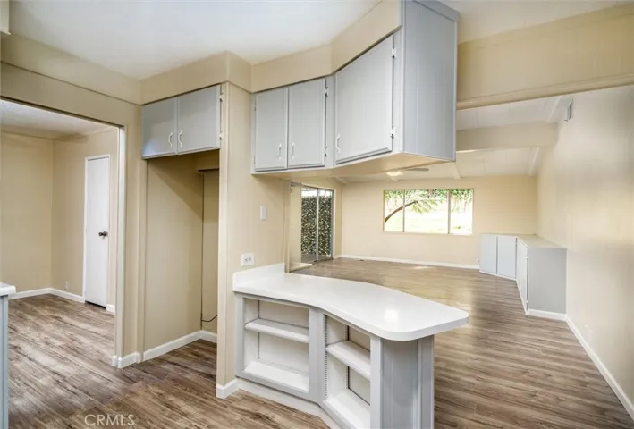 BREAKFAST BAR