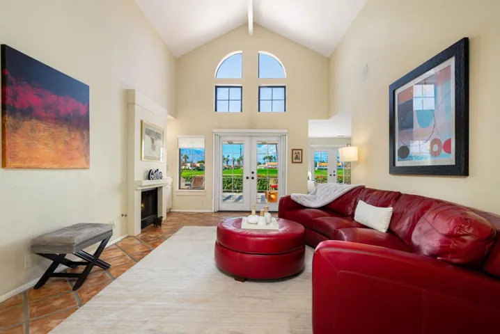 20-web-or-mls-LSAvellino_OPMG_0226_020