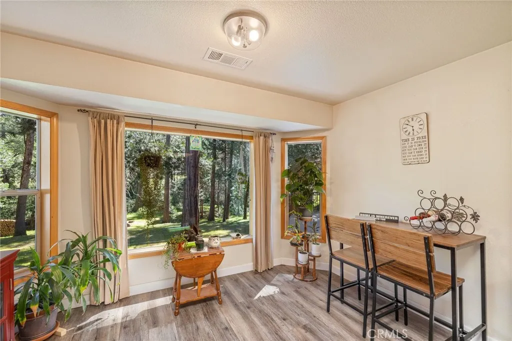 breakfast nook area