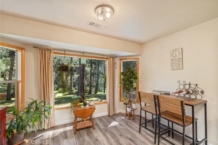 breakfast nook area