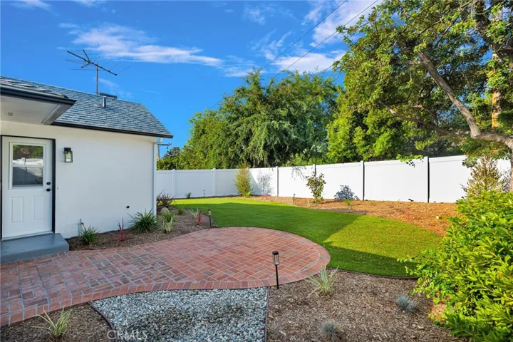 195 Anita Drive, Pasadena, California 91105