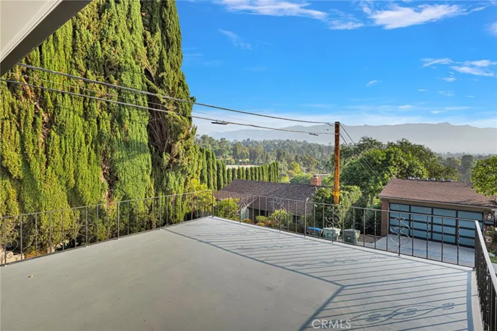 195 Anita Drive, Pasadena, California 91105