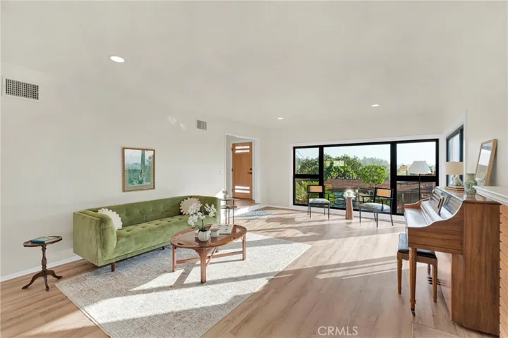195 Anita Drive, Pasadena, California 91105