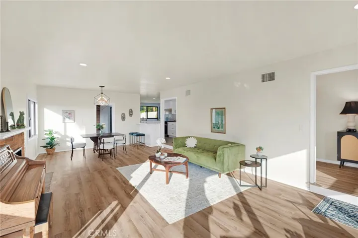 195 Anita Drive, Pasadena, California 91105