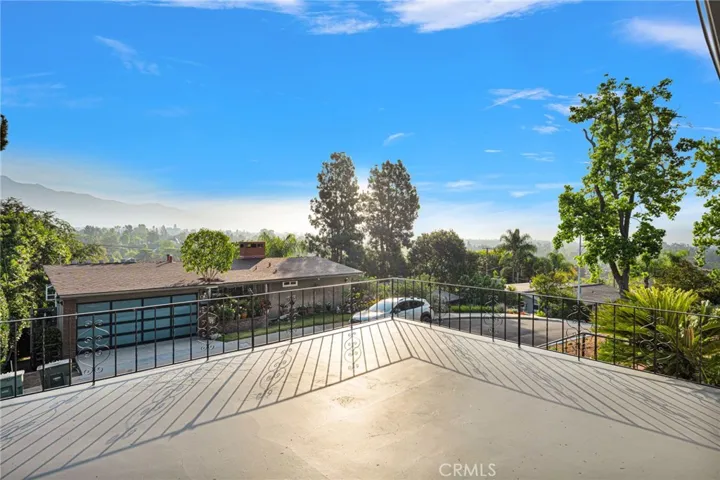 195 Anita Drive, Pasadena, California 91105
