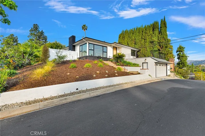 195 Anita Drive, Pasadena, California 91105