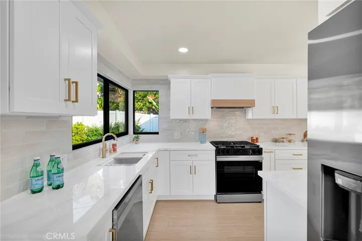 195 Anita Drive, Pasadena, California 91105