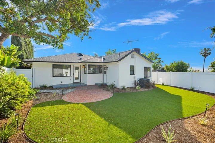195 Anita Drive, Pasadena, California 91105