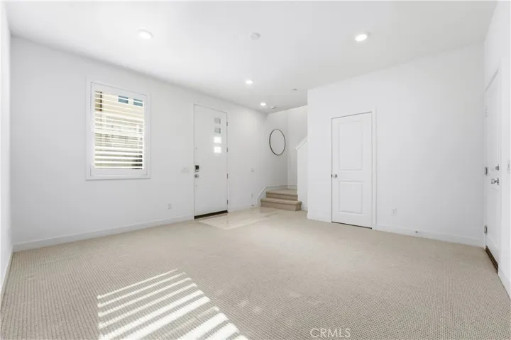 ENTRY LEVEL BONUS ROOM.