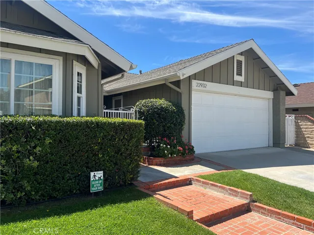 22932 Beech Creek, Valencia, California 91354