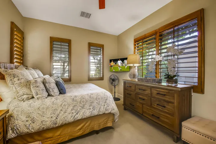 62 BEDROOM MLS SIZE