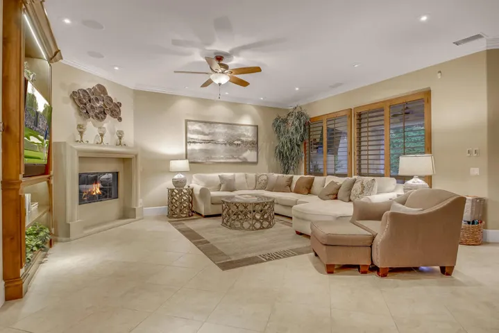 32 LIVING MLS SIZE