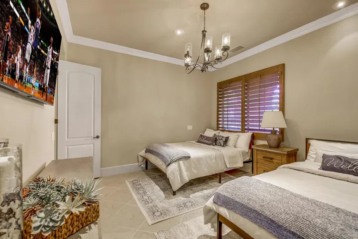 60 BEDROOM MLS SIZE