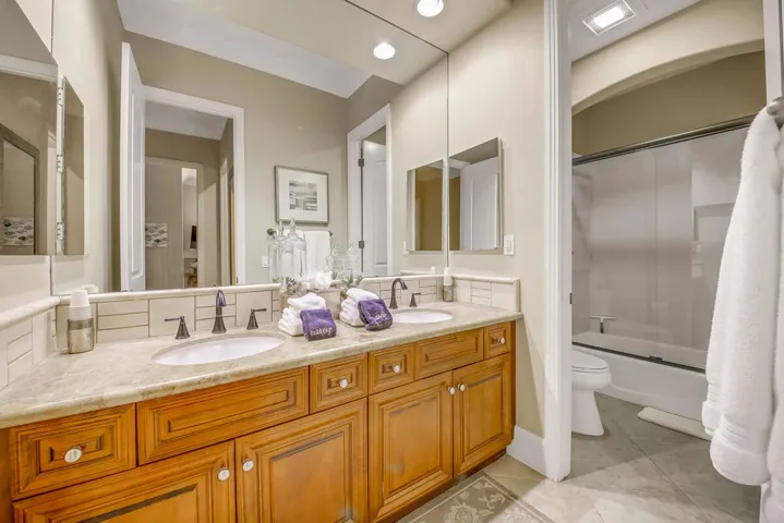 53 BATHROOM MLS SIZE