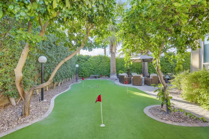 74 PUTTING GREEN MLS SIZE