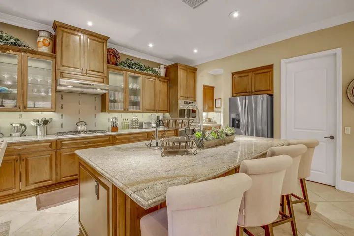 38 KITCHEN MLS SIZE(1)