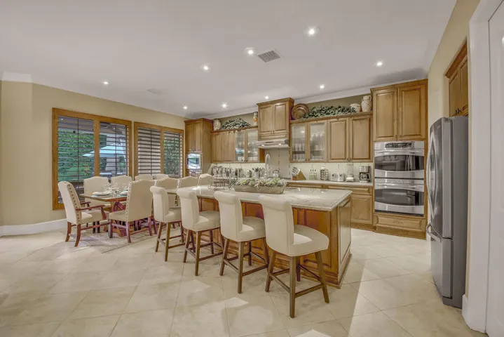 37 KITCHEN MLS SIZE(1)