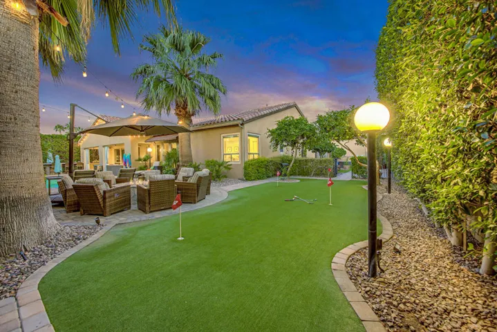 23 PUTTING GREEN MLS SIZE