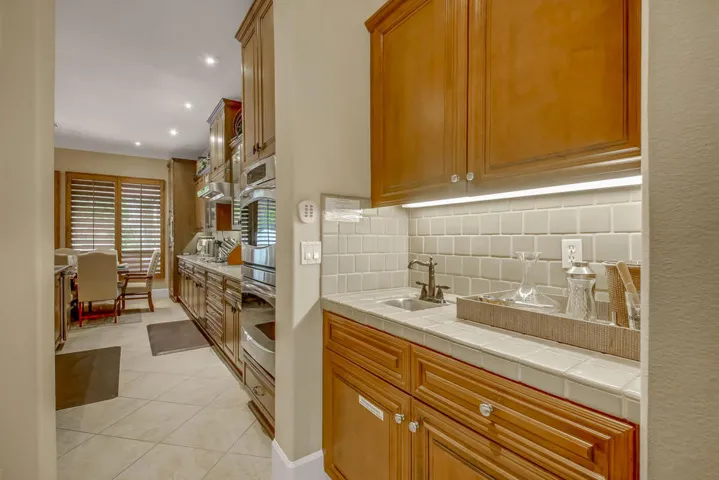 45 BUTLETS PANTRY MLS SIZE