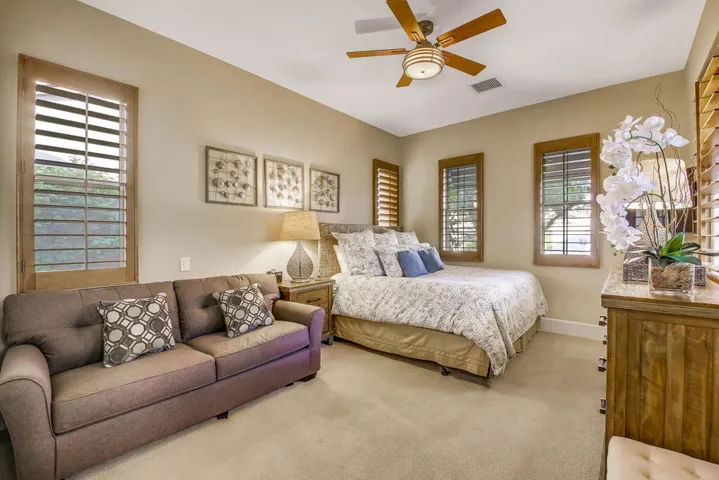 61 BEDROOM MLS SIZE