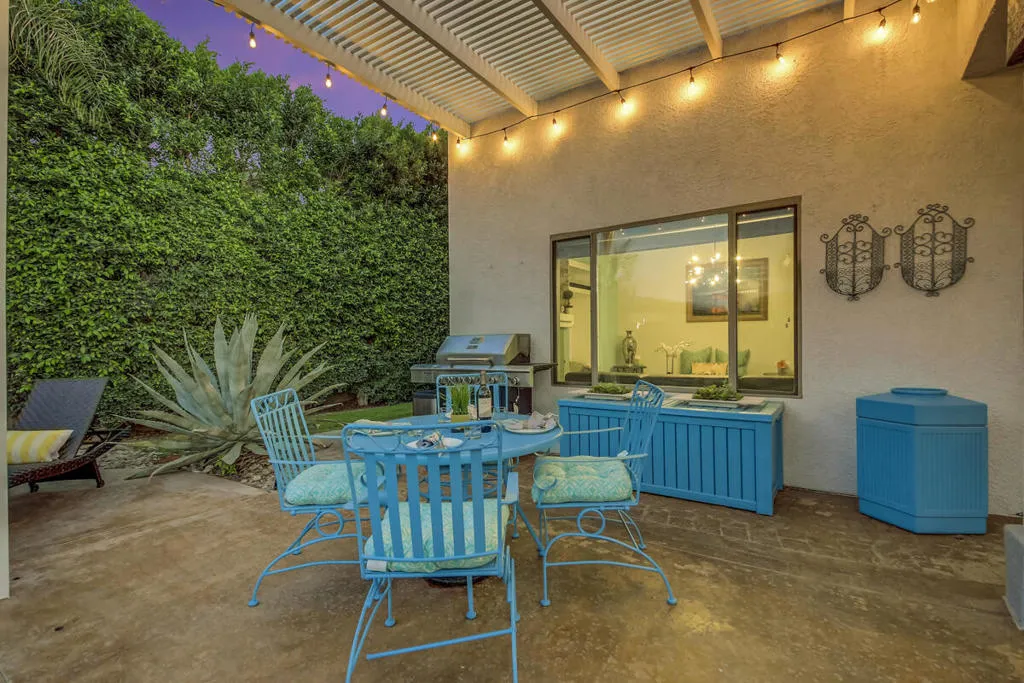 07 PATIO MLS SIZE(1)