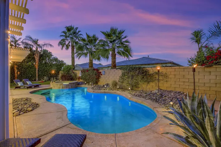 25 POOL MLS SIZE(1)