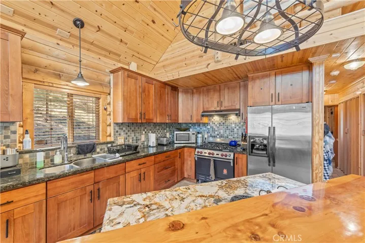 384 Saw Mill Canyon, Big Bear City, California 92314