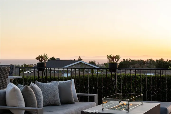 420 De Sola Terrace, Corona Del Mar, California 92625