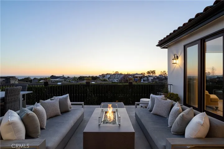 420 De Sola Terrace, Corona Del Mar, California 92625