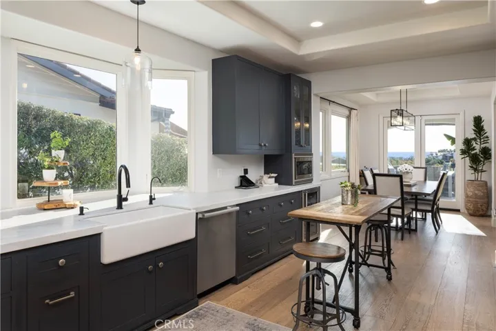 420 De Sola Terrace, Corona Del Mar, California 92625