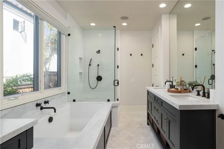 420 De Sola Terrace, Corona Del Mar, California 92625