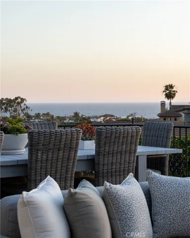 420 De Sola Terrace, Corona Del Mar, California 92625