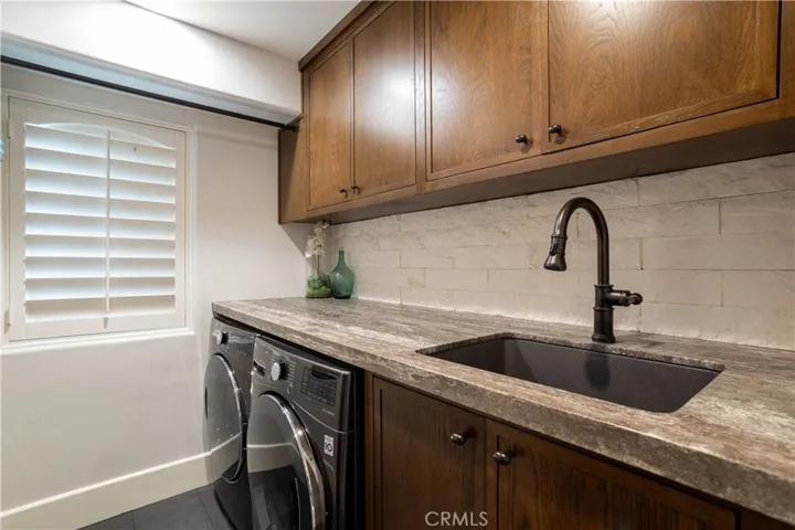 420 De Sola Terrace, Corona Del Mar, California 92625