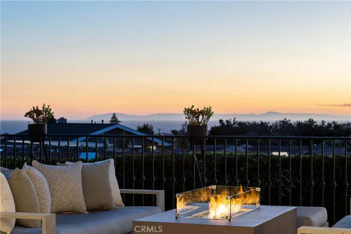 420 De Sola Terrace, Corona Del Mar, California 92625