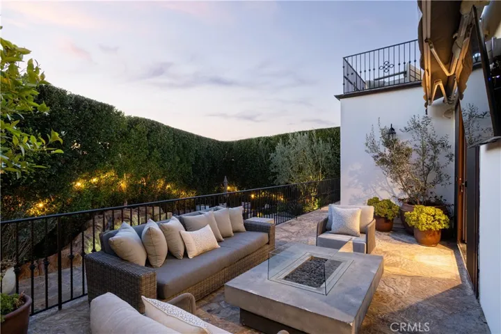 420 De Sola Terrace, Corona Del Mar, California 92625