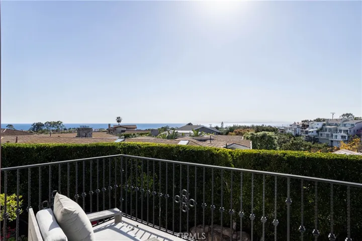 420 De Sola Terrace, Corona Del Mar, California 92625