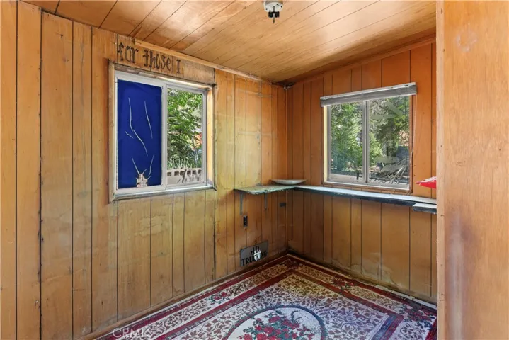 799 Mountain View, Wrightwood, California 92397