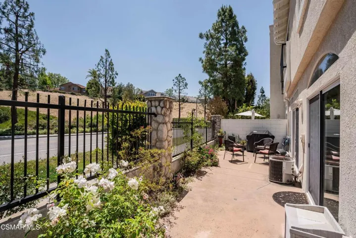 11529 Treeview, Moorpark
