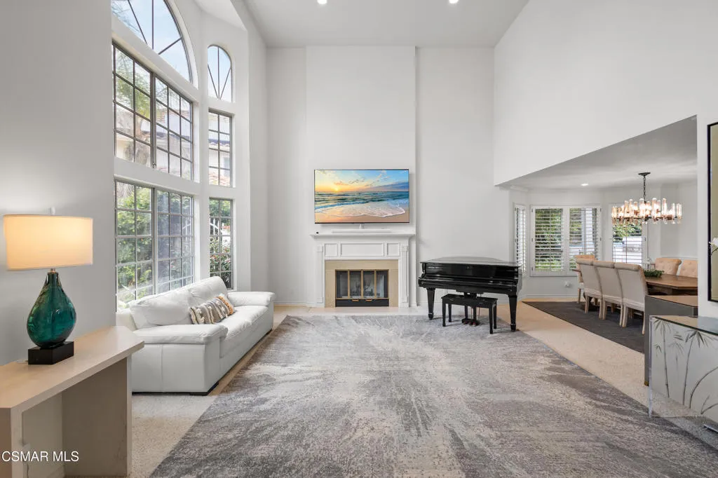 5045 Wagner Way - Formal Living Room